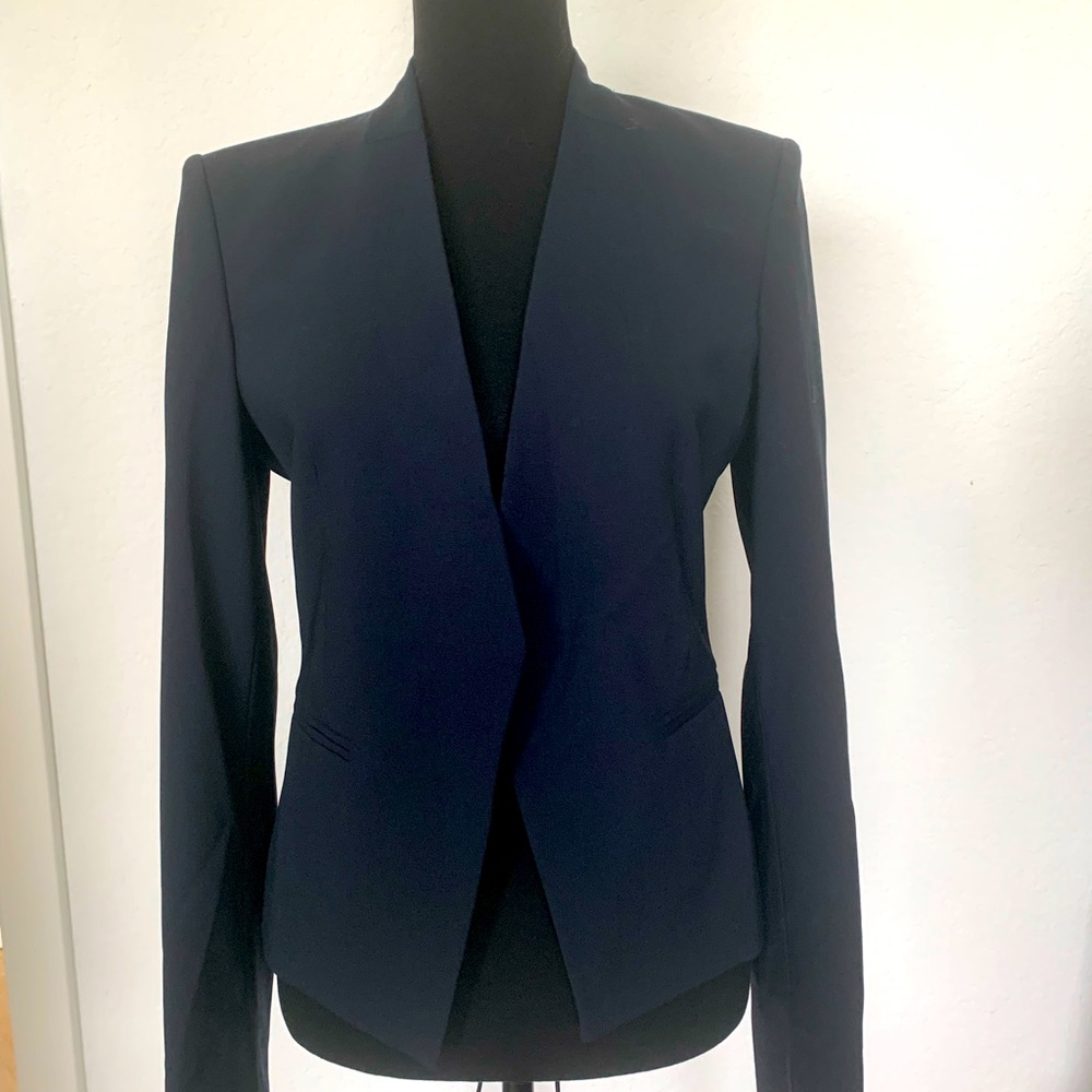 Theory Navy Blue Size 6 jacket or blazer (Free Shipping)